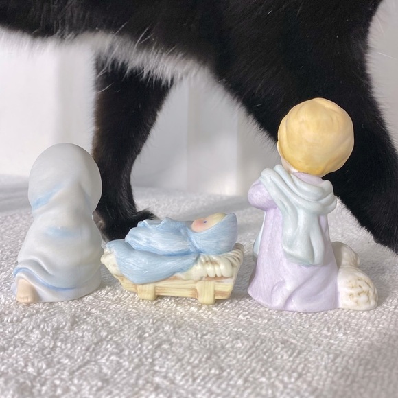 Vintage 1986 Avon Heavenly Blessings Nativity Collection Ceramic Figurines - Picture 7 of 15